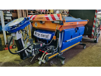 Epandeur de sable UNIMOG