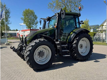 Tracteur agricole VALTRA