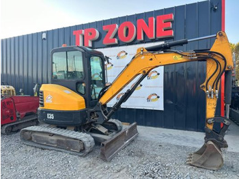 Mini pelle BOBCAT E35