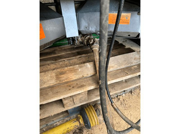 Distributeur d'engrais AMAZONE NOVIX: photos 3