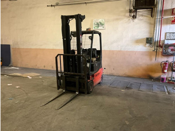 Chariot élévateur LINDE E16