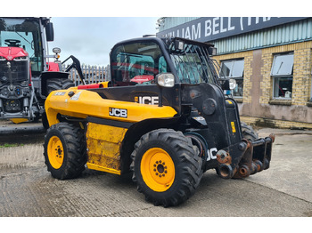Chariot télescopique JCB