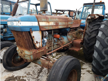 Tracteur agricole FORD