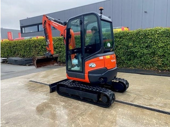 Mini pelle Kubota U 27-4: photos 2