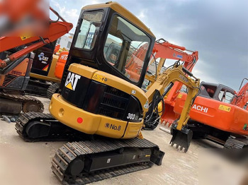 Mini pelle CATERPILLAR 303