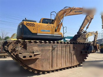 Excavatrice amphibie HYUNDAI