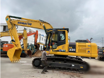 Pelle sur chenille KOMATSU PC220-8