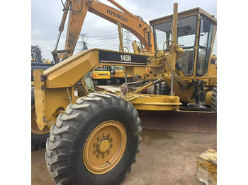 Niveleuse CATERPILLAR 140H