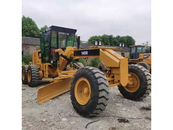 Niveleuse CATERPILLAR 140H