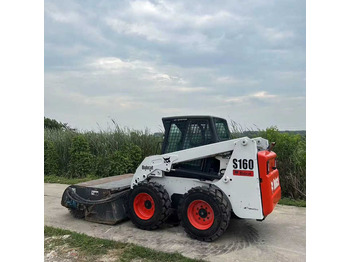 Chargeuse sur pneus BOBCAT S185