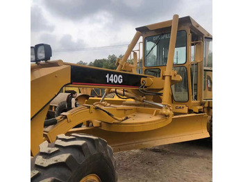 Niveleuse CATERPILLAR 140H