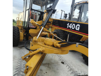 Niveleuse CATERPILLAR 140H