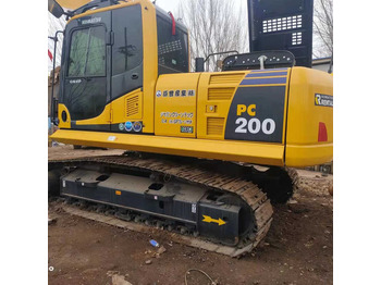 Pelle sur chenille KOMATSU PC200-8