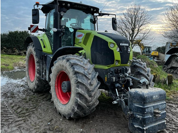 Tracteur agricole CLAAS Axion 830