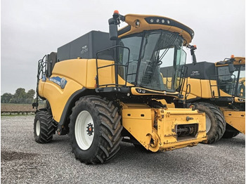 Moissonneuse-batteuse NEW HOLLAND CR series