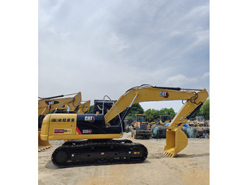 Engins de chantier CATERPILLAR 320D2