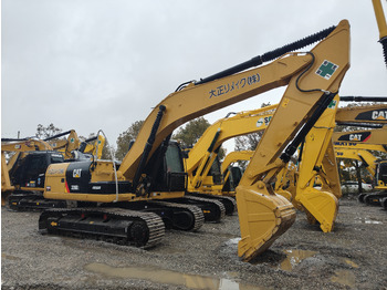 Pelle sur chenille CATERPILLAR 320D2