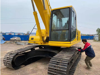 Pelle sur chenille KOMATSU PC220-6: photos 5 Pelle sur chenille KOMATSU PC220-6: photos 5
