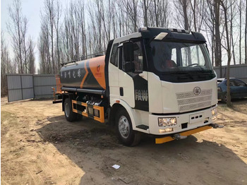Camion citerne FAW