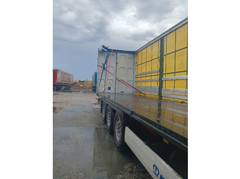 Semi-remorque rideaux coulissants KRONE located in Bari, Italy - damaged: photos 3