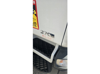 Camion frigorifique RENAULT: photos 4
