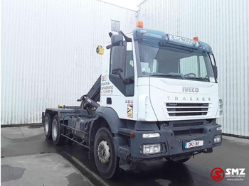 Camion porte-conteneur/ Caisse mobile IVECO Trakker