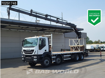 Camion plateau IVECO Trakker