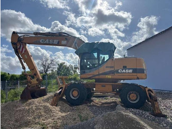 Pelle sur pneus CASE