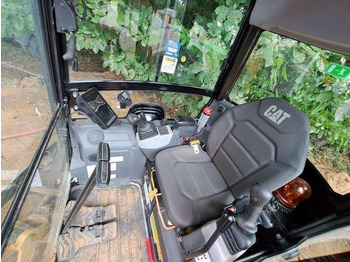 Mini pelle Caterpillar 302: photos 4 Mini pelle Caterpillar 302: photos 4