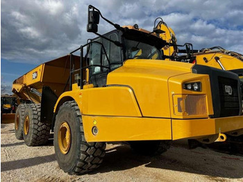Tombereau articulé CATERPILLAR 740
