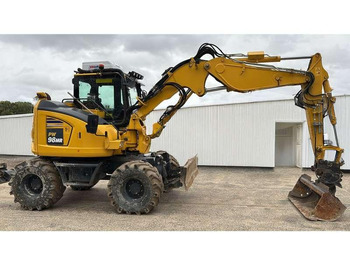 Pelle sur pneus KOMATSU