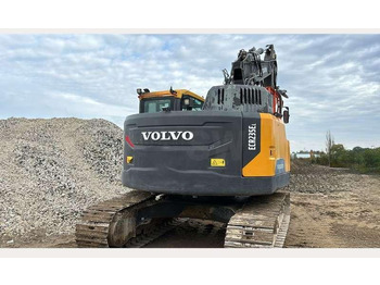 Pelle sur chenille Volvo ECR235EL: photos 3