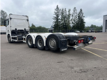Châssis cabine SCANIA R560 B8x4*4 / Chassis / sleeper cab / Power take-off: photos 2 Châssis cabine SCANIA R560 B8x4*4 / Chassis / sleeper cab / Power take-off: photos 2