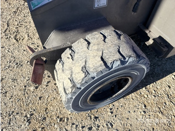 Nacelle articulée 2008 Haulotte HA15IP Electric Articulating Boom Lift: photos 4 Nacelle articulée 2008 Haulotte HA15IP Electric Articulating Boom Lift: photos 4