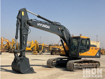 Pelle sur chenille HYUNDAI R215L