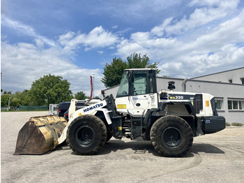 Chargeuse sur pneus KOMATSU WA320
