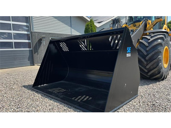 Godet pour Engins de chantier SE AB 4m3 skovl med Volvo beslag på. Den er 2.75m: photos 2