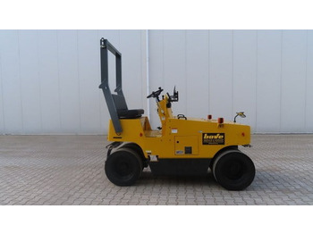 Compacteur à pneus SAKAI