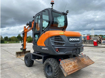 Pelle sur pneus Doosan DX57W: photos 2