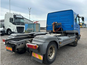 Tracteur routier Mercedes-Benz 1328 LS 4X2 serie 1277: photos 3