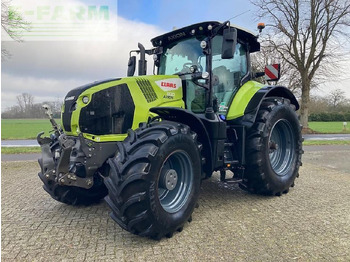 Tracteur agricole CLAAS Axion 830