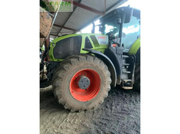 Tracteur agricole CLAAS Axion 930