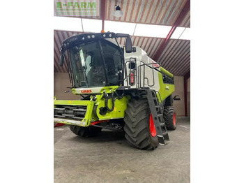 Moissonneuse-batteuse CLAAS Lexion