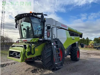 Moissonneuse-batteuse CLAAS Lexion