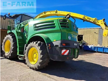 Ensileuse JOHN DEERE 8300