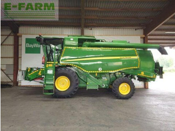 Moissonneuse-batteuse JOHN DEERE T550