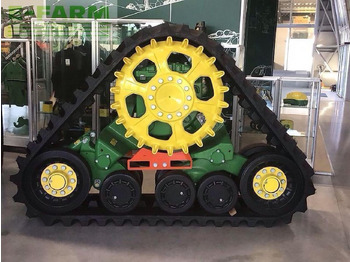 Moissonneuse-batteuse JOHN DEERE