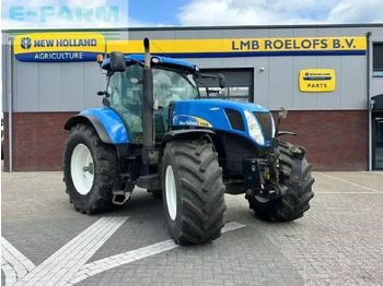 Tracteur agricole NEW HOLLAND T7000