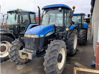 Tracteur agricole NEW HOLLAND TD5