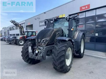 Tracteur agricole VALTRA T214